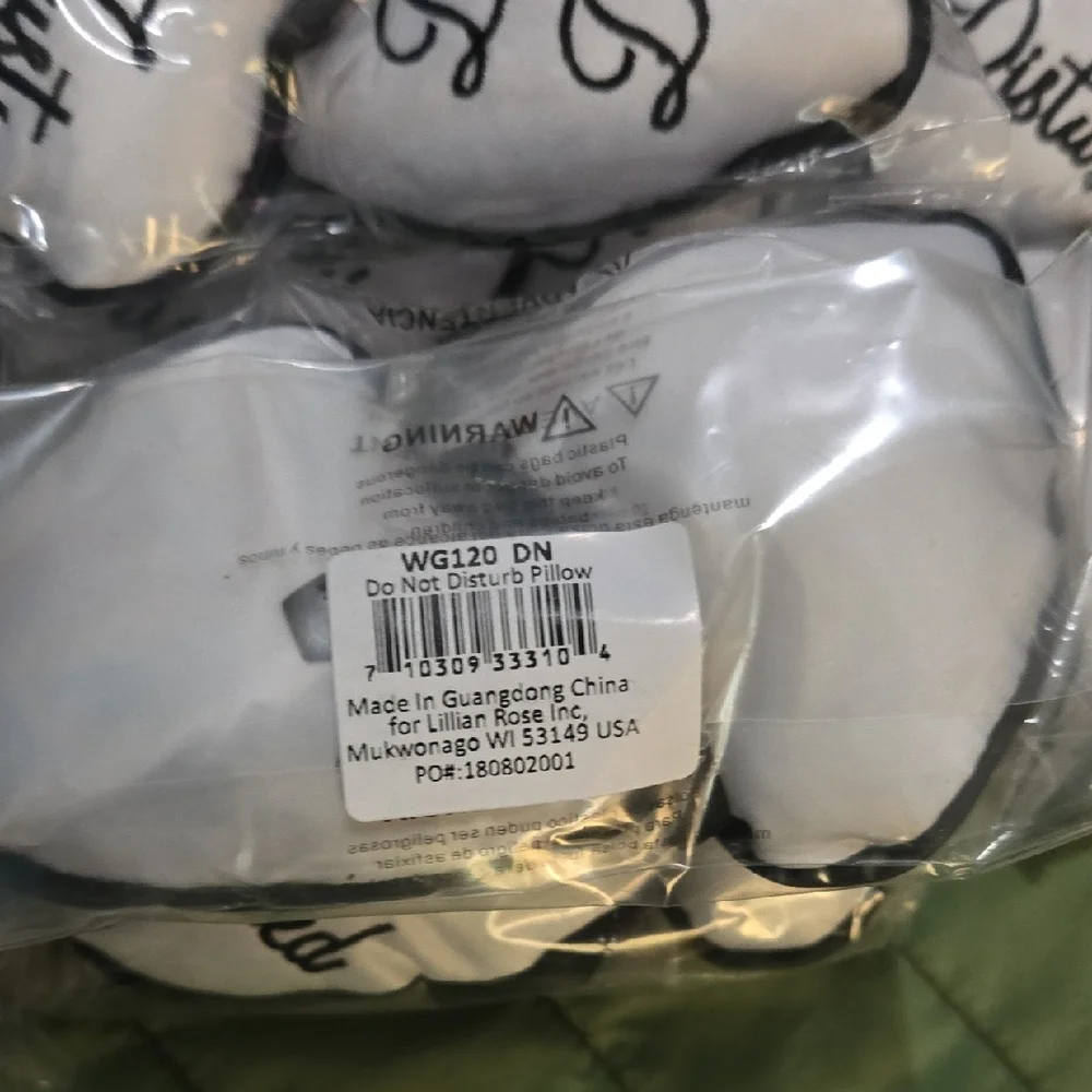 White Heart-Shaped Wedding Favors